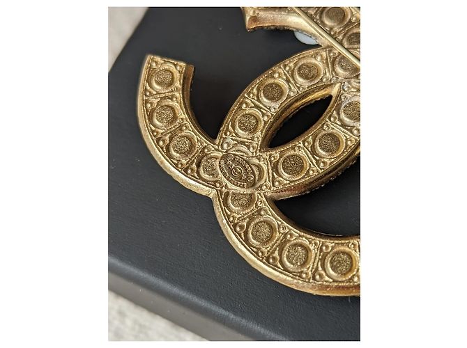 Chanel CC F15V Logo GHW Scatola di spille di perle e cristalli docs D'oro - vista 9