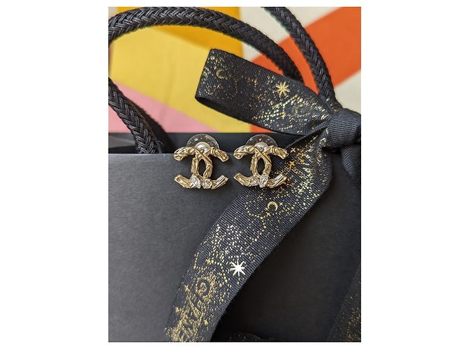 Chanel CC B14Scatola per orecchini classica S Logo Crystal GHW Coco Mark D'oro - vista 2