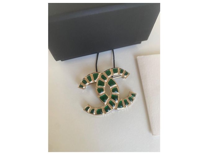 Spilla da collezione Chanel oro , Nuovo di zecca!! Verde Gold hardware - vista 3