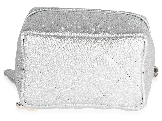Vanity Chanel Silver Metallic Quilted Caviar Mini-Kosmetiktasche mit Kette Grau - Ansicht 3
