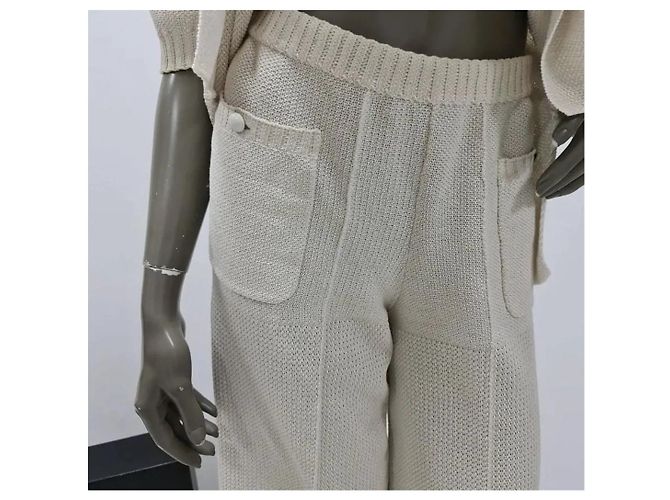 Conjunto de terno Chanel Ivory Knited Bege - vista 3