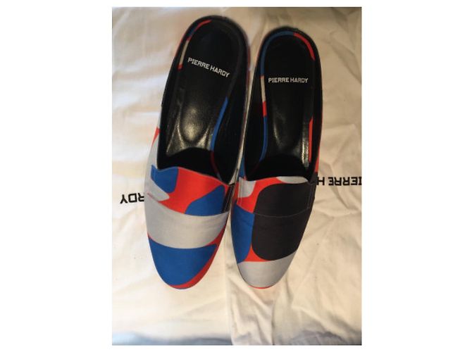Mule de seda Pierre Hardy Preto Branco Vermelho Azul claro - vista 3