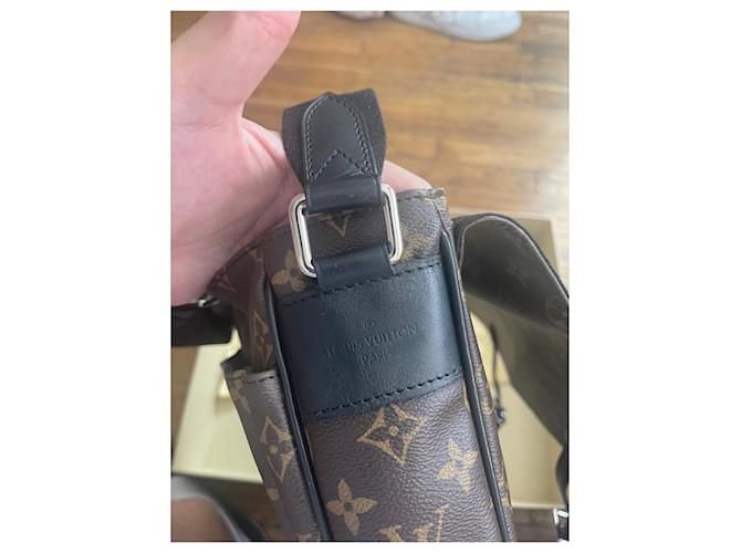 Louis Vuitton Christopher messager Marron - vue 11