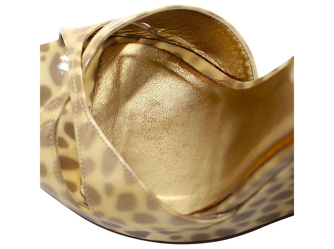 Sandali con zeppa Kate Spade Ocelot in pelle verniciata dorata D'oro Metallico - vista 10
