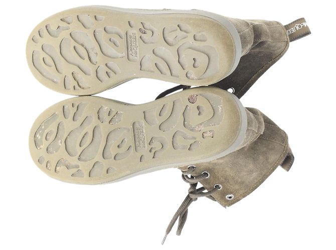Alexander Mcqueen Combat Boots zum Schnüren in Khaki Wildleder - Ansicht 6