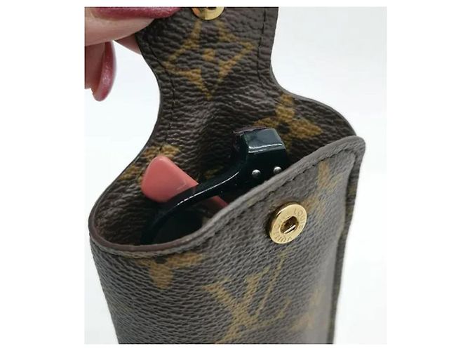 Louis Vuitton Custodia per gli occhiali Beige Marrone scuro - vista 2
