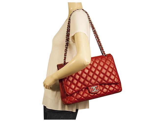 CHANEL Borsa Maxi con patta foderata in pelle caviale rossa Finiture argentate Rosso - vista 9