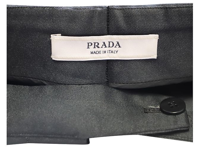 Shorts afunilados Prada em poliéster preto - vista 6