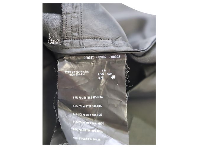 Shorts afunilados Prada em poliéster preto - vista 7
