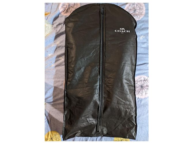 Abrigo acolchado Coach de nailon con capucha de piel de cordero Negro Beige Crudo Coñac - vista 12