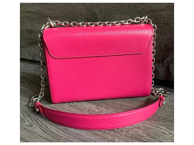 Borsa Louis Vuitton Twist MM in pelle Epi fucsia Rosa - vista 2
