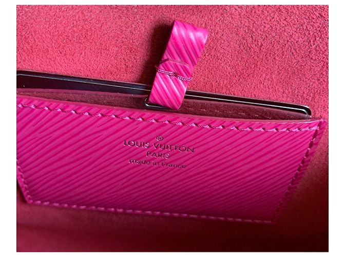 Borsa Louis Vuitton Twist MM in pelle Epi fucsia Rosa - vista 3