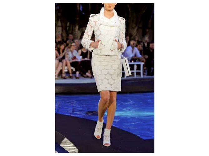 Chanel Kreuzfahrt 2009 Bikerjacke mit beflocktem Blumenmuster Roh - Ansicht 2