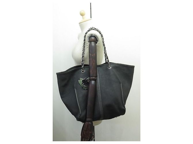CHANEL GROSSE EINKAUFSTASCHE FLOWER CAMELIA SCHWARZE LEDERTASCHE - Ansicht 6