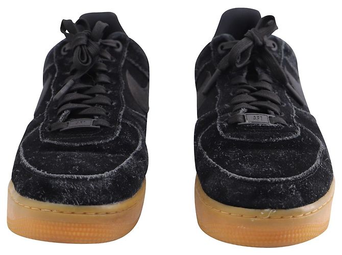 Nike Air Force 1 07 LV8 in camoscio di gomma nera Nero - vista 2