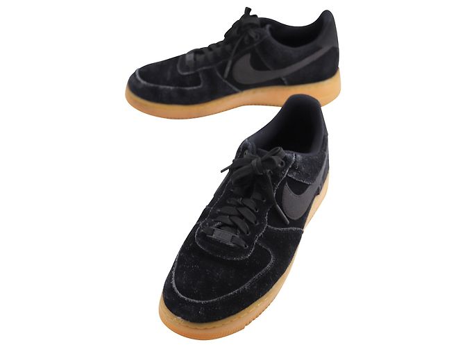 Nike Air Force 1 07 LV8 in camoscio di gomma nera Nero - vista 8