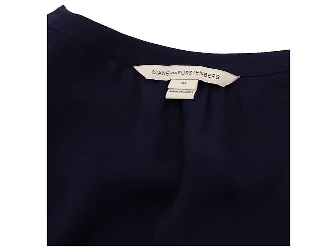 Diane Von Furstenberg Langarmbluse aus marineblauer Seide - Ansicht 4