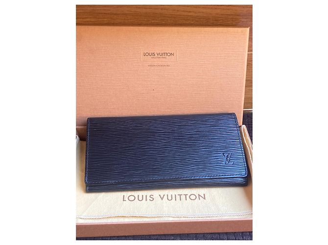 Montsouris Louis Vuitton Yen Holder Black Epi Leather - view 2