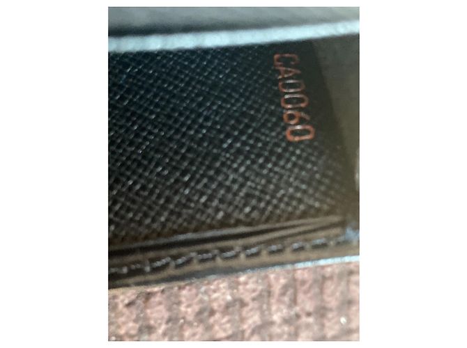 Montsouris Louis Vuitton Yen Holder Black Epi Leather - view 6
