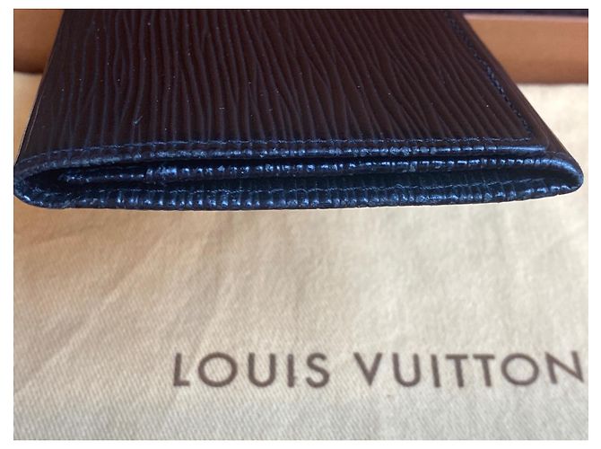 Montsouris Louis Vuitton Yen Holder Black Epi Leather - view 8