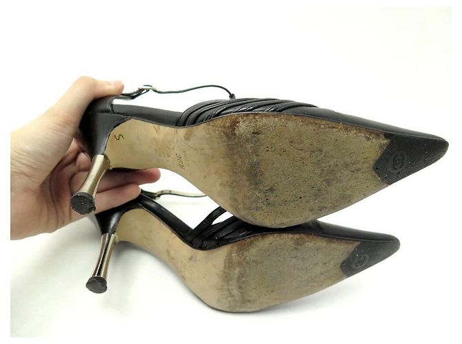 SCARPE CON POMPE CHANEL 36.5 SCARPE DA CORTE IN PELLE NERA - vue 3