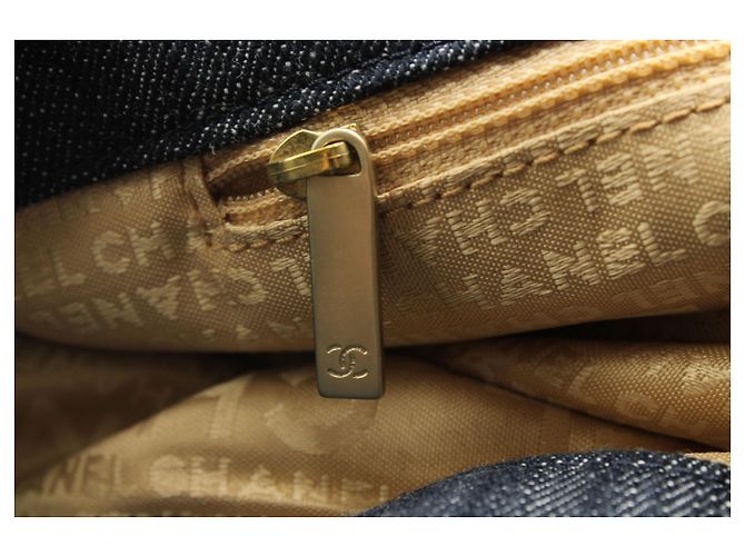 Bolso tote Chanel Coco Cabas en denim azul - vista 9