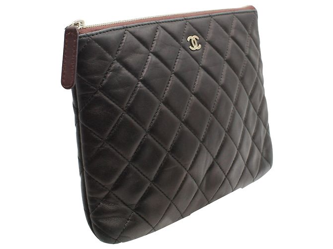 Pochette Chanel Classic in Pelle di Agnello Marrone - vista 2