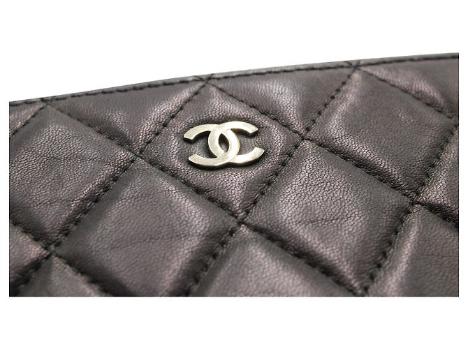 Pochette Chanel Classic in Pelle di Agnello Marrone - vista 5