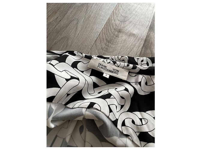 Diane Von Furstenberg Abito DvF dal design iconico a catena con collo a sciarpa Nero Bianco - vista 5