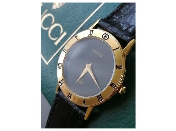 Originaluhr Gucci 3000 J Armbanduhr Leder Schwarz Gold hardware - Ansicht 2