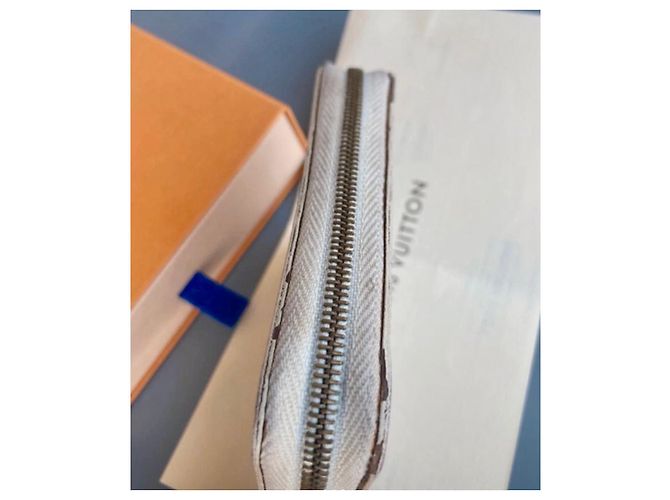 Montsouris Louis Vuitton Zippy Geldbörse beige grau Stoff - Ansicht 10