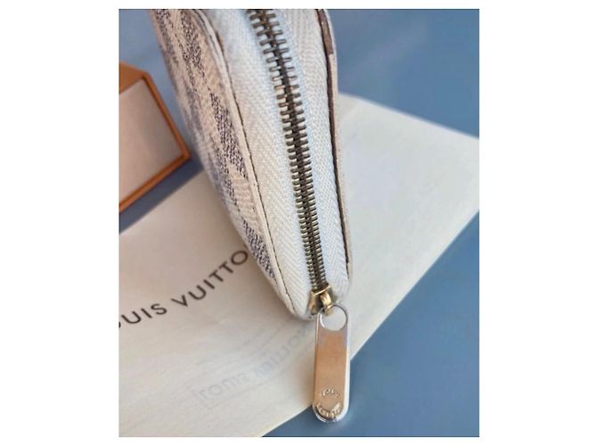 Montsouris Louis Vuitton Zippy Geldbörse beige grau Stoff - Ansicht 11