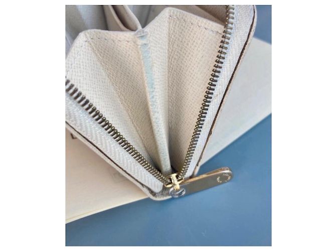 Montsouris Louis Vuitton Zippy Geldbörse beige grau Stoff - Ansicht 5