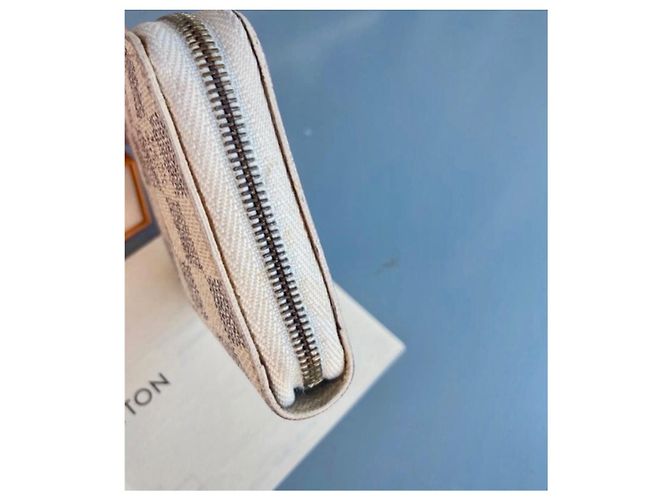 Montsouris Louis Vuitton Zippy Geldbörse beige grau Stoff - Ansicht 7