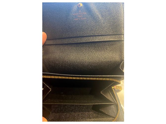 Sofia Coppola Louis Vuitton Tresor Cuir Noir - vue 9