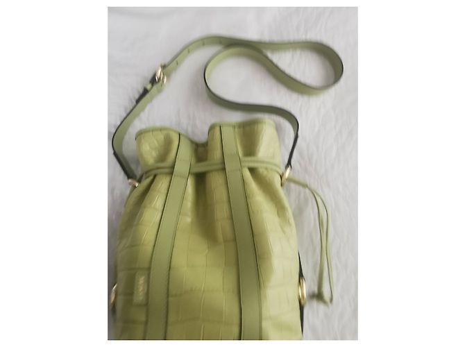 Elsa Sellier Bolsa saco Lancel Elsa PM em couro verde com estampa de crocodilo Verde claro Gold hardware - vista 13