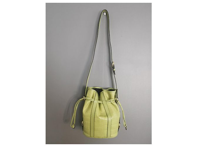 Elsa Sellier Bolsa saco Lancel Elsa PM em couro verde com estampa de crocodilo Verde claro Gold hardware - vista 16