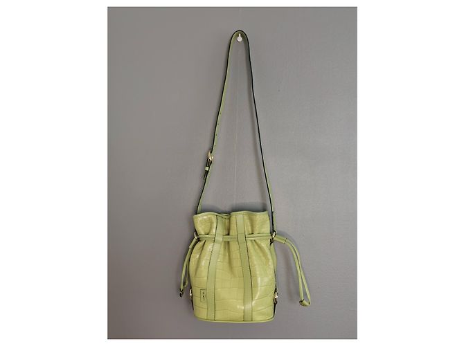 Elsa Sellier Bolsa saco Lancel Elsa PM em couro verde com estampa de crocodilo Verde claro Gold hardware - vista 18