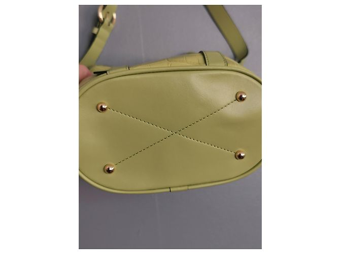 Elsa Sellier Bolsa saco Lancel Elsa PM em couro verde com estampa de crocodilo Verde claro Gold hardware - vista 8