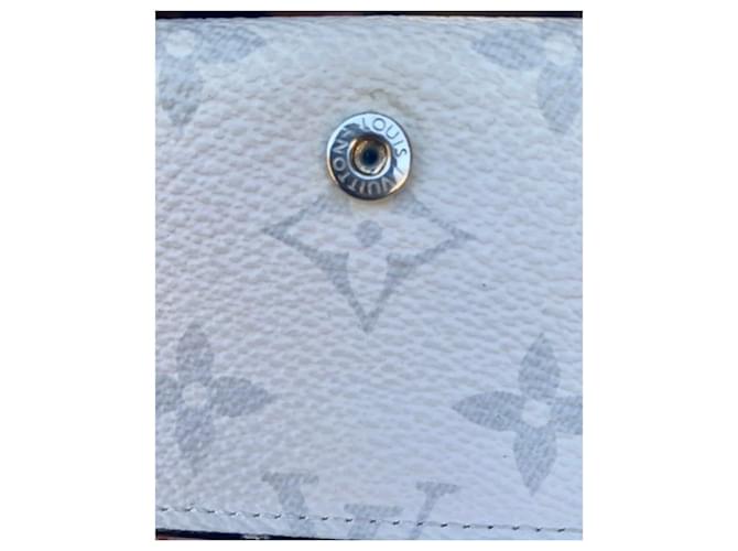 Montsouris Louis Vuitton Taigarama Discovery compacto Fora de branco - vista 5