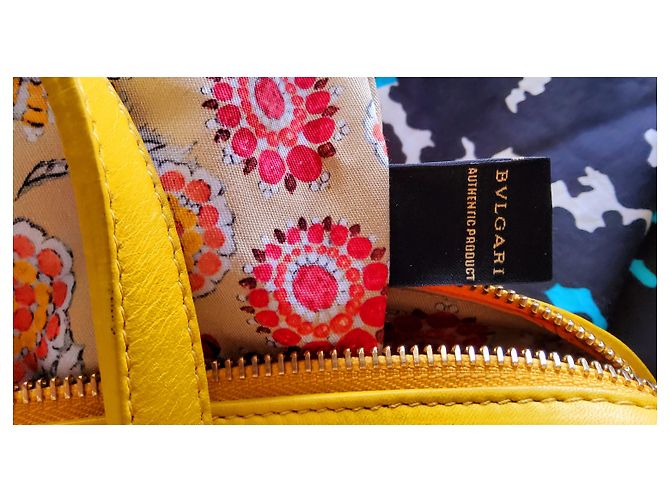 Borsa a mano Bulgari Foundation gialla in pelle Giallo - vista 25