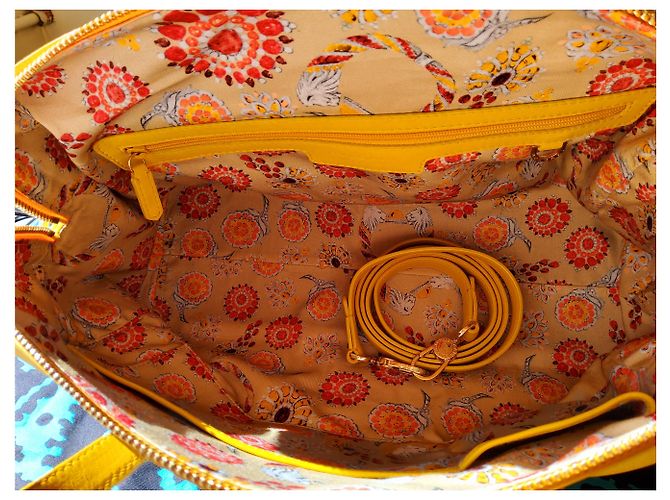 Borsa a mano Bulgari Foundation gialla in pelle Giallo - vista 4