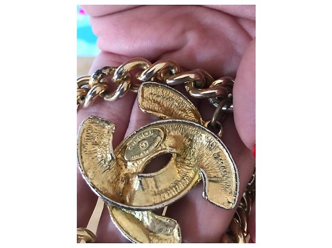 Bracciale con charm Chanel oro metallo Gold hardware - vista 2