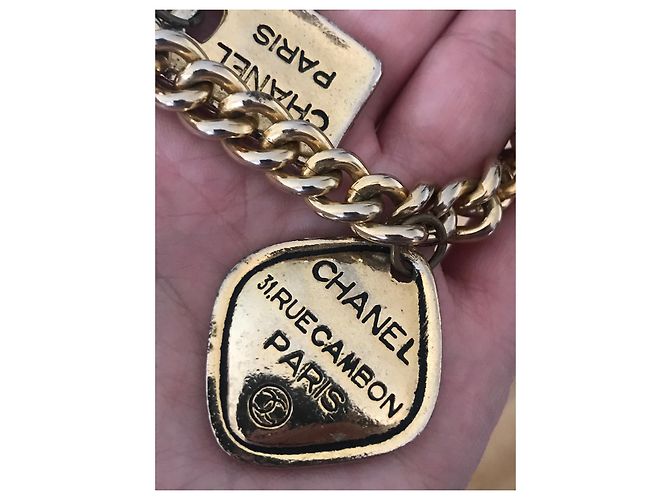 Bracciale con charm Chanel oro metallo Gold hardware - vista 7