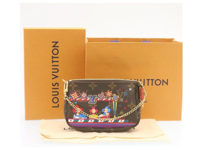 LOUIS VUITTON Monogram Vivienne Mini Pochette Accessoires M69976 auth 28293A Monogramme - vue 12