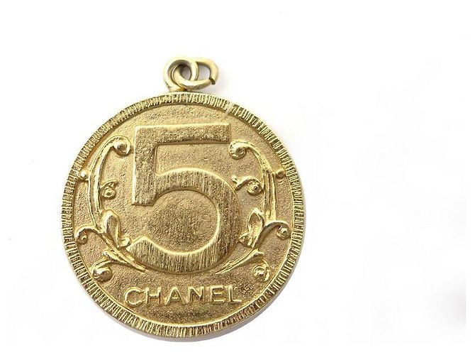 CHANEL PORTRAIT COCO NUMERO MEDAILLON ANHÄNGER 5 VON EINEM GÜRTEL Golden - Ansicht 2