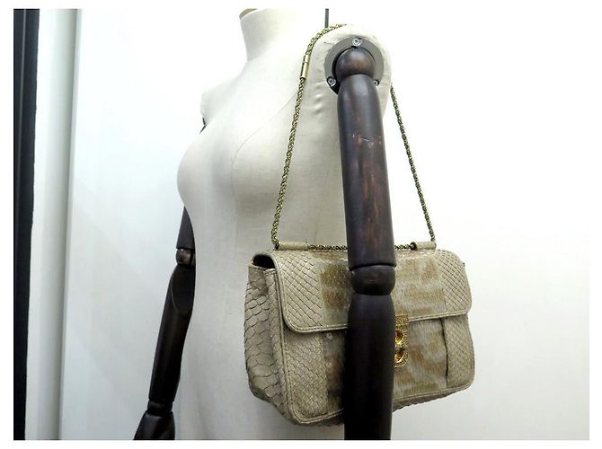 Chloé BOLSA CHLOE ELSIE PYTHON COURO E LATENTES TAUPE 26BOLSA DE MÃO CM - vista 7