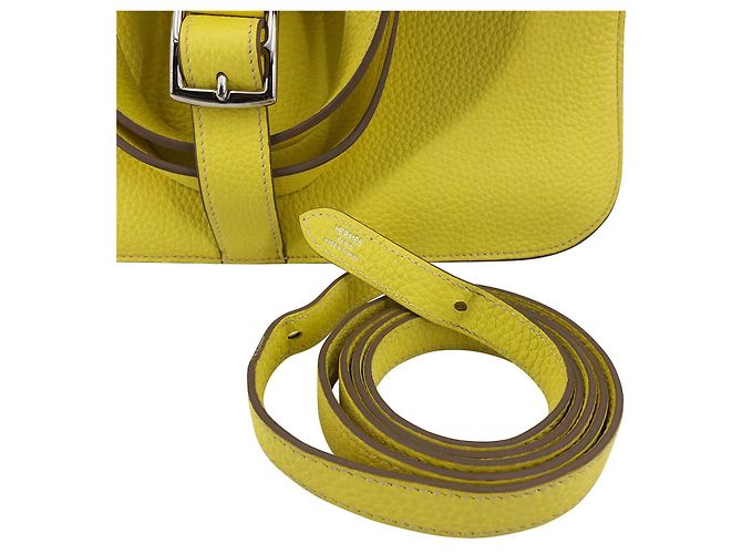 Hermès Hermes Halzan 31 borsa in pelle TC giallo fluo - vista 12