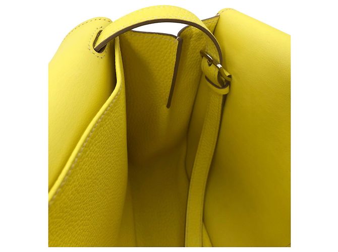 Hermès Hermes Halzan 31 borsa in pelle TC giallo fluo - vista 16