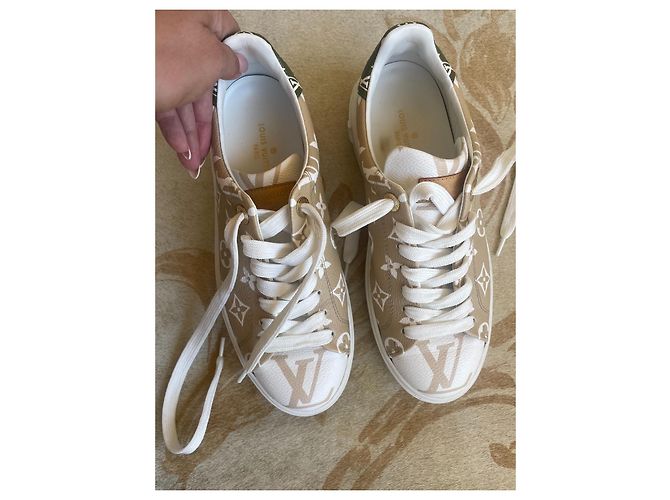 Sofia Coppola Louis Vuitton LV-TV-Timeout Beige - Ansicht 14